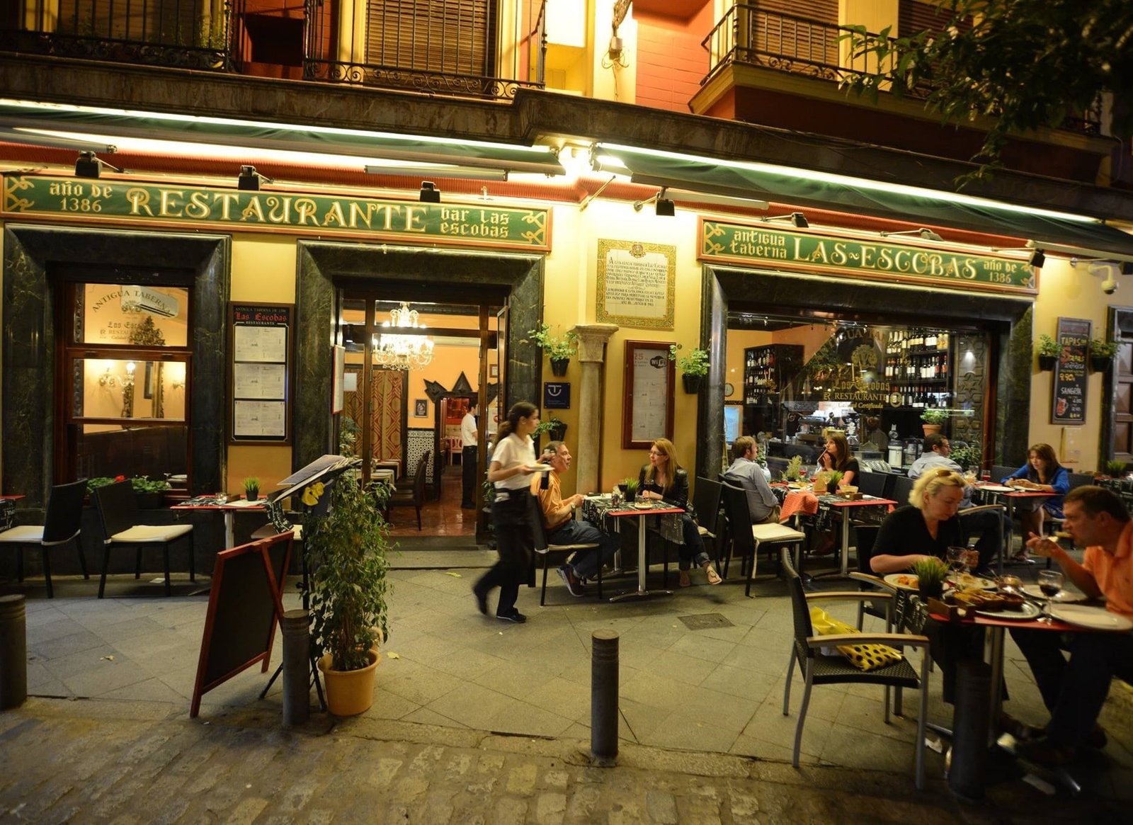 Taberna las escobas( sevilla)